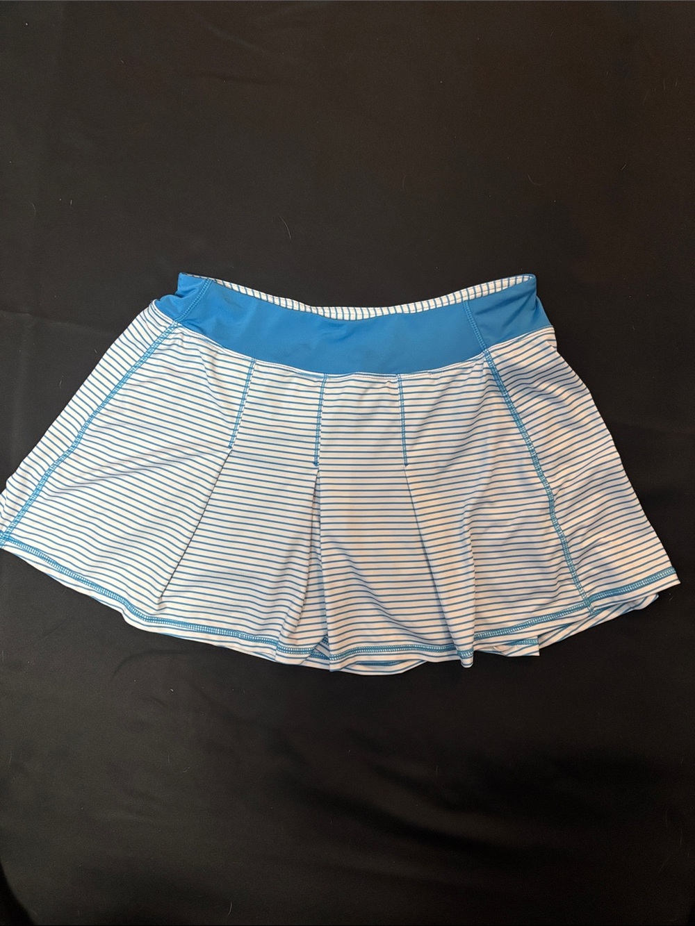 Kyodan White and Blue Striped Athletic Tennis Skorts.